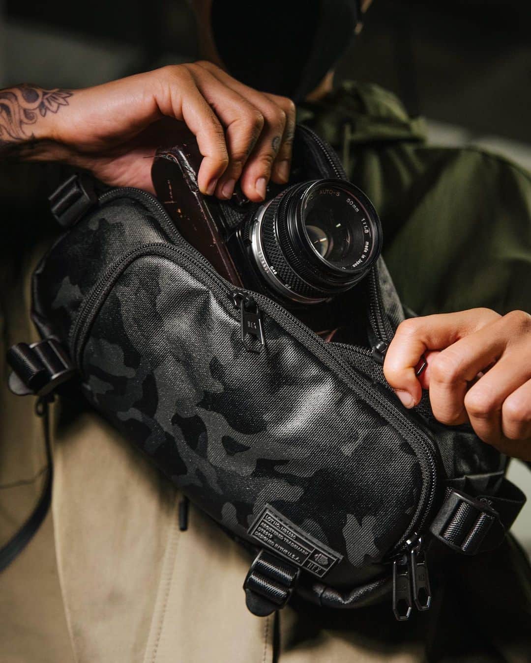 trashのインスタグラム：「Shot some photos for @hexbrand’s new BLACKOUT CAMO. By far my new favorite colorway from HEX. Even better in person. The Camo disappears in some angles and comes to life in others, really unique.」