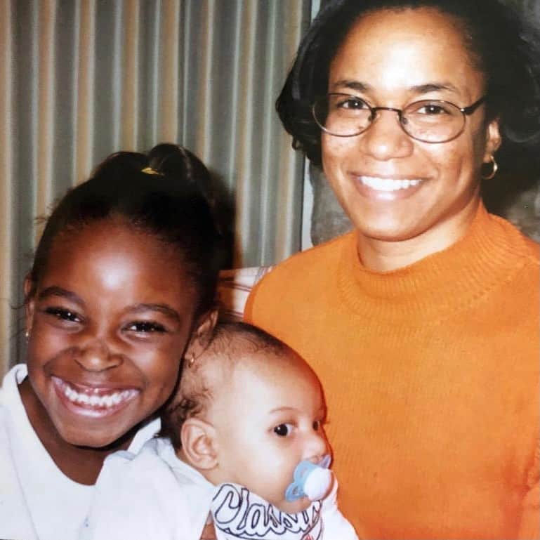 スローン・スティーブンスさんのインスタグラム写真 - (スローン・スティーブンスInstagram)「My heartache feels endlessly deep.. We recently put my grandma and aunt to rest within weeks of each other. Covid took Auntie Anna the day after Christmas and then took my grandmother home last Sunday. They both helped me on my journey to being the woman that I am, and provided me with the strength and faith that I hold onto as I face the new year without them.   Grandma showed me how powerful we can be in life. How gratitude takes you farther. That kindness wins every time. We celebrate your beautiful soul, your big smile, your sassy ways- your whole heart..  My aunt taught me to never take no for an answer and fight for everything I dream of. Fall down and get back up. And beyond anything, love yourself.   Grandma and Auntie Anna, I know I’ll hear your voices when I sit down to pray. You’re always with me. I love you. Rest In Peace ❤️」1月15日 1時50分 - sloanestephens