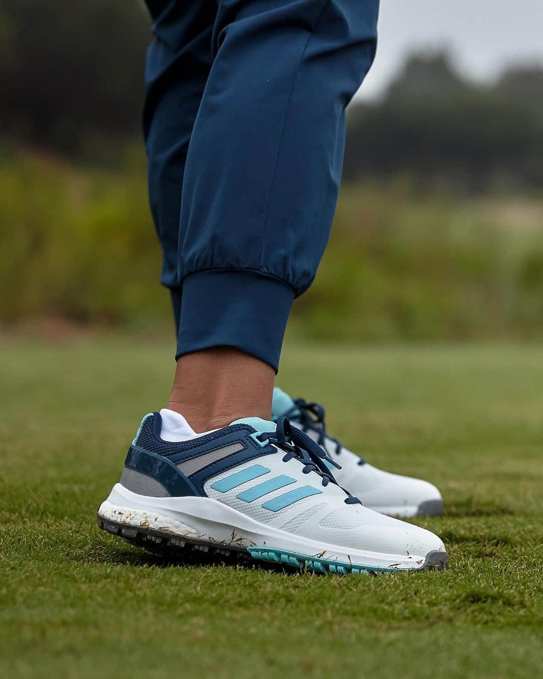adidas Golfさんのインスタグラム写真 - (adidas GolfInstagram)「Celebrating 30 years of adidas Equipment. The #EQT ⛳️ Collection was built for purpose and essential for the athlete.  Functional style evolves in performance golf apparel while throwback minimalist design detailing celebrates the EQT heritage.  Hit the link in bio to explore apparel. Footwear drops on February 1st. #adidasGolf #Golf」1月15日 1時54分 - adidasgolf