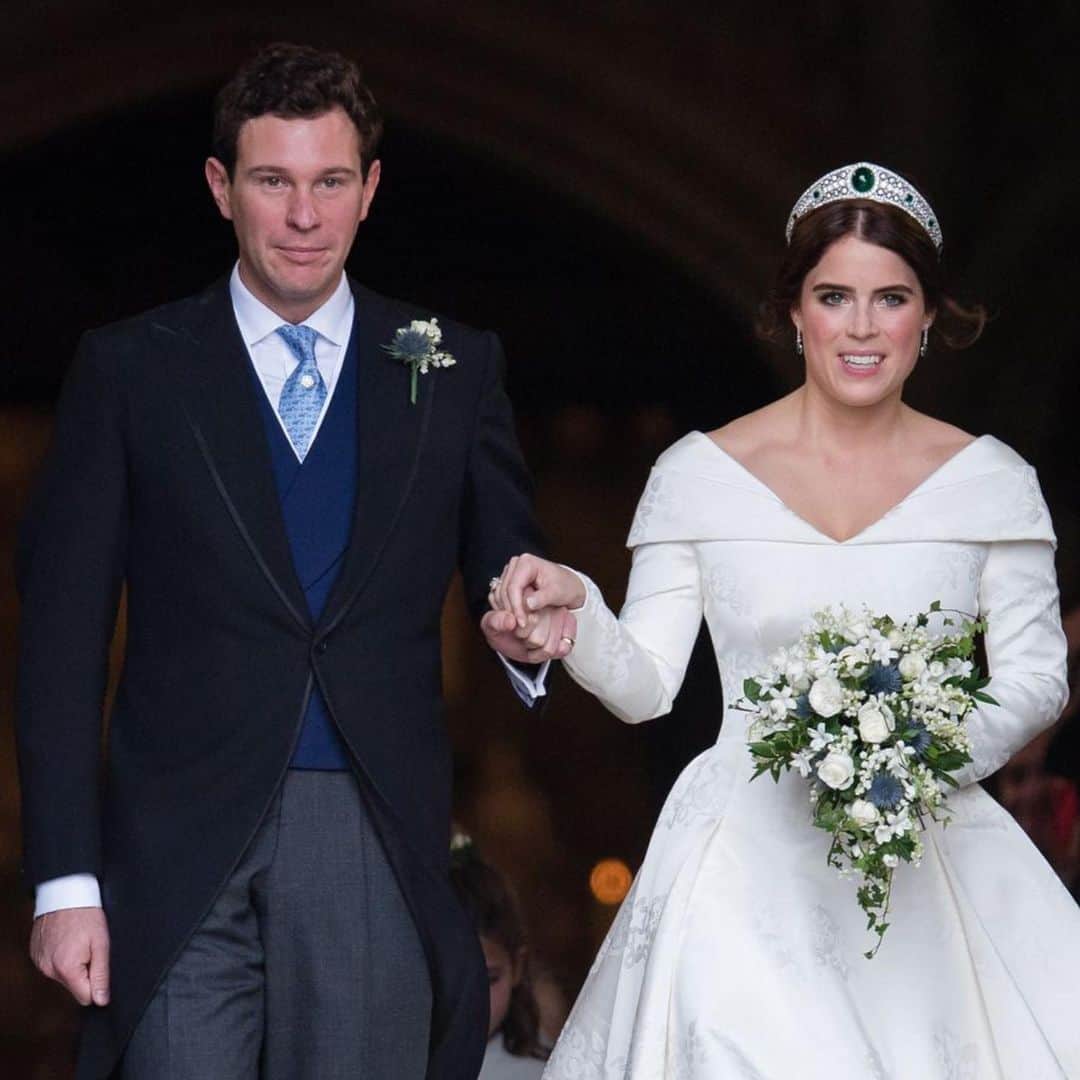ハンツマンのインスタグラム：「In the second in our series of creating positive plans for getting back to the future, we take a look back at one of our favorite bespoke commissions. The morning suit for the wedding of Princess Eugenie and Jack Brooksbank.⁠⠀ ⁠⠀ Creating a special and unique garment for a wedding, be it your own or as a guest, is a wonderful and exciting way to focus on better times ahead. So why not start your own bespoke commission this lockdown, and have something very special to look forward to at the end of it. ⁠⠀ ⁠⠀ Are you planning your own wedding? Why not chat with one of our client managers via video, in-store with the HUNTSMAN LIVE button on our website. ⁠⠀ ⁠⁠⠀ #Huntsman #HuntsmanSavileRow #Bespoke #BespokeInspiration #HuntsmanAtHome #Wedding #BackToTheFuture #PositiveThinking ⁠」