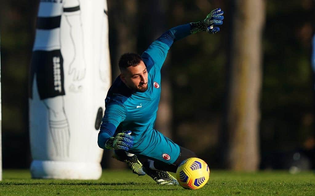 ジャンルイジ・ドンナルンマのインスタグラム：「ᴀʟʟᴇɴᴀᴍᴇɴᴛᴏ 💪🏼  #𝐅𝐨𝐫𝐳𝐚𝐌𝐢𝐥𝐚𝐧 🔴⚫」