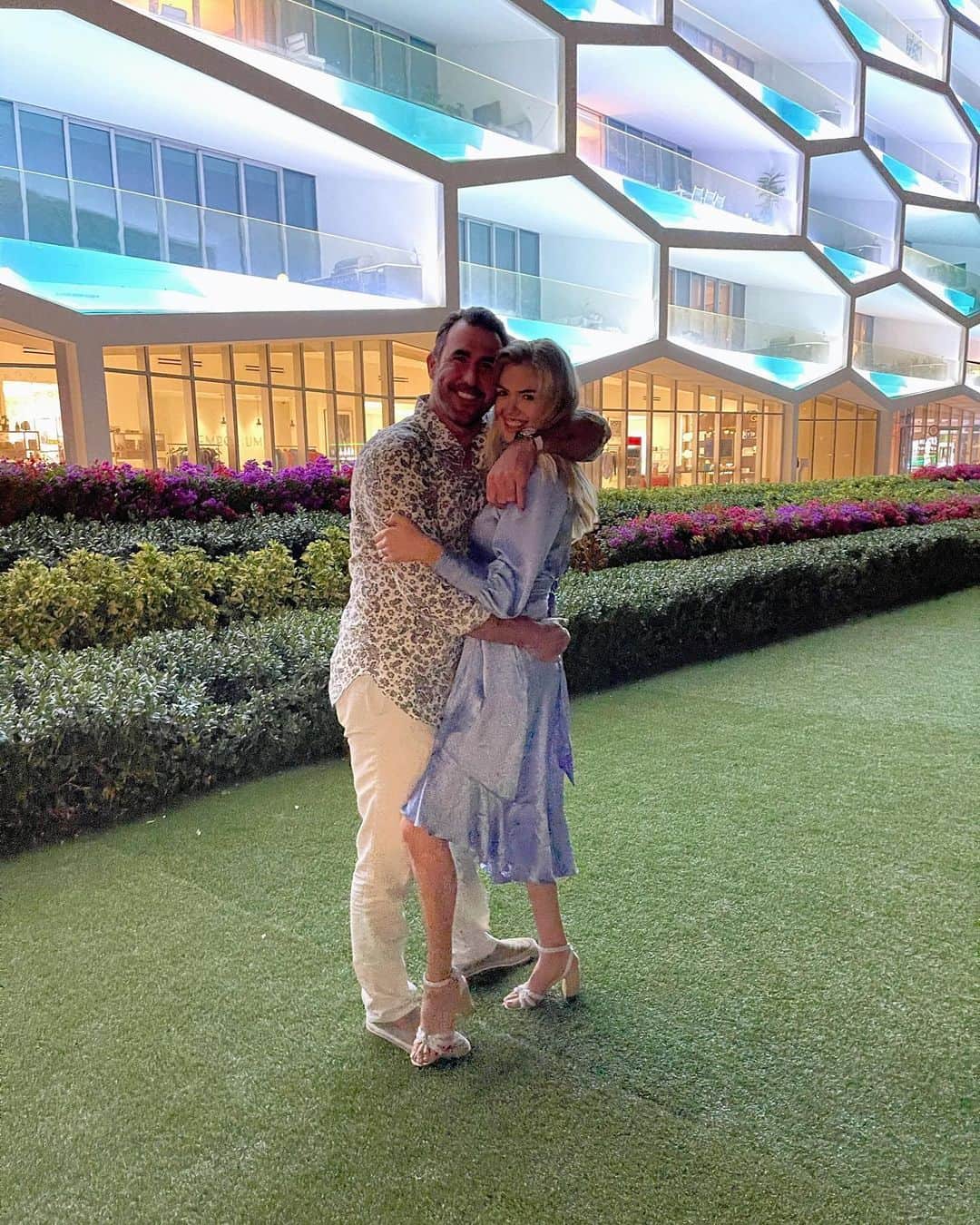 ケイト・アプトンのインスタグラム：「Date night with you never gets old 🥰」
