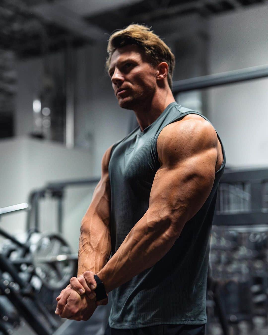 スティーブ・クックのインスタグラム：「It’s fairly simple, show up, give it YOUR best and help others get there.  @gymshark」