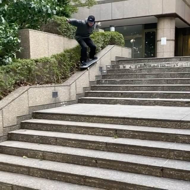 ラカイリミテッドフットウェアのインスタグラム：「@yonniecruz 5050 in 🇯🇵  Filmed by @antclaravall  #Lakai #TheShoesWeSkate」