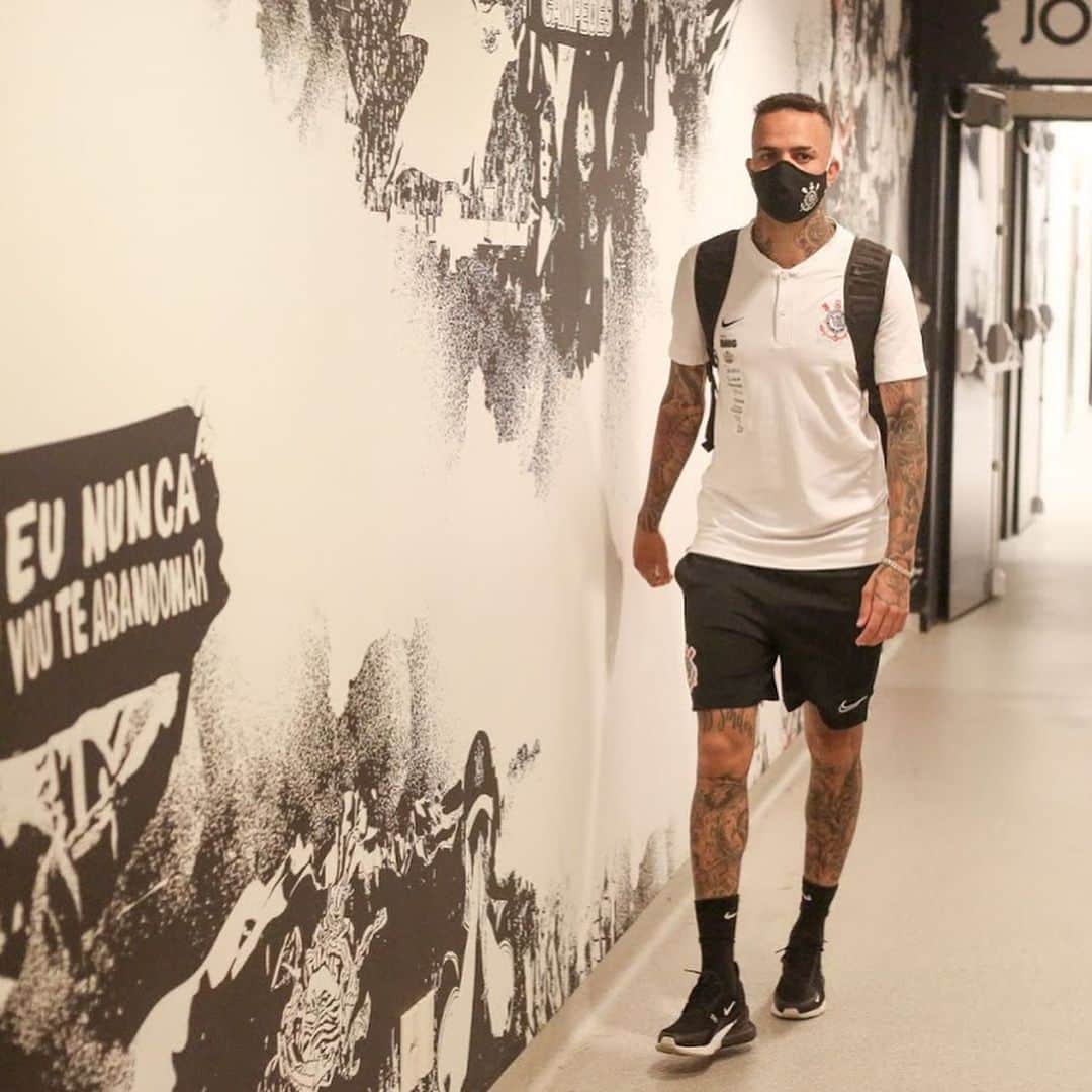 ルアン・ギリェルメ・デ・ジェズス・ヴィエイラのインスタグラム：「⚫️⚪️🙏🏼🙏🏼」