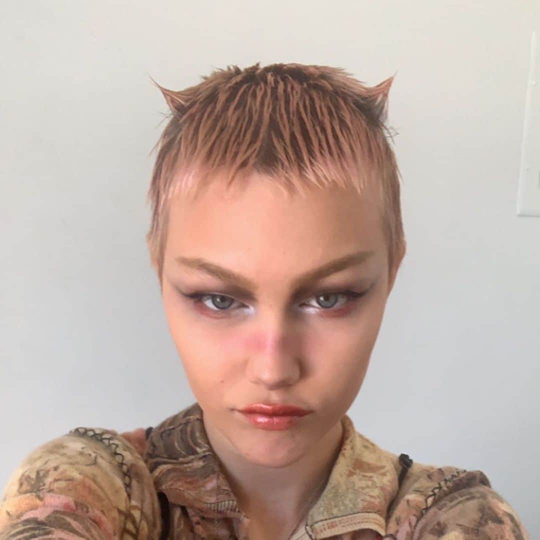 グレース・ヴァンダーウォールのインスタグラム：「👾」