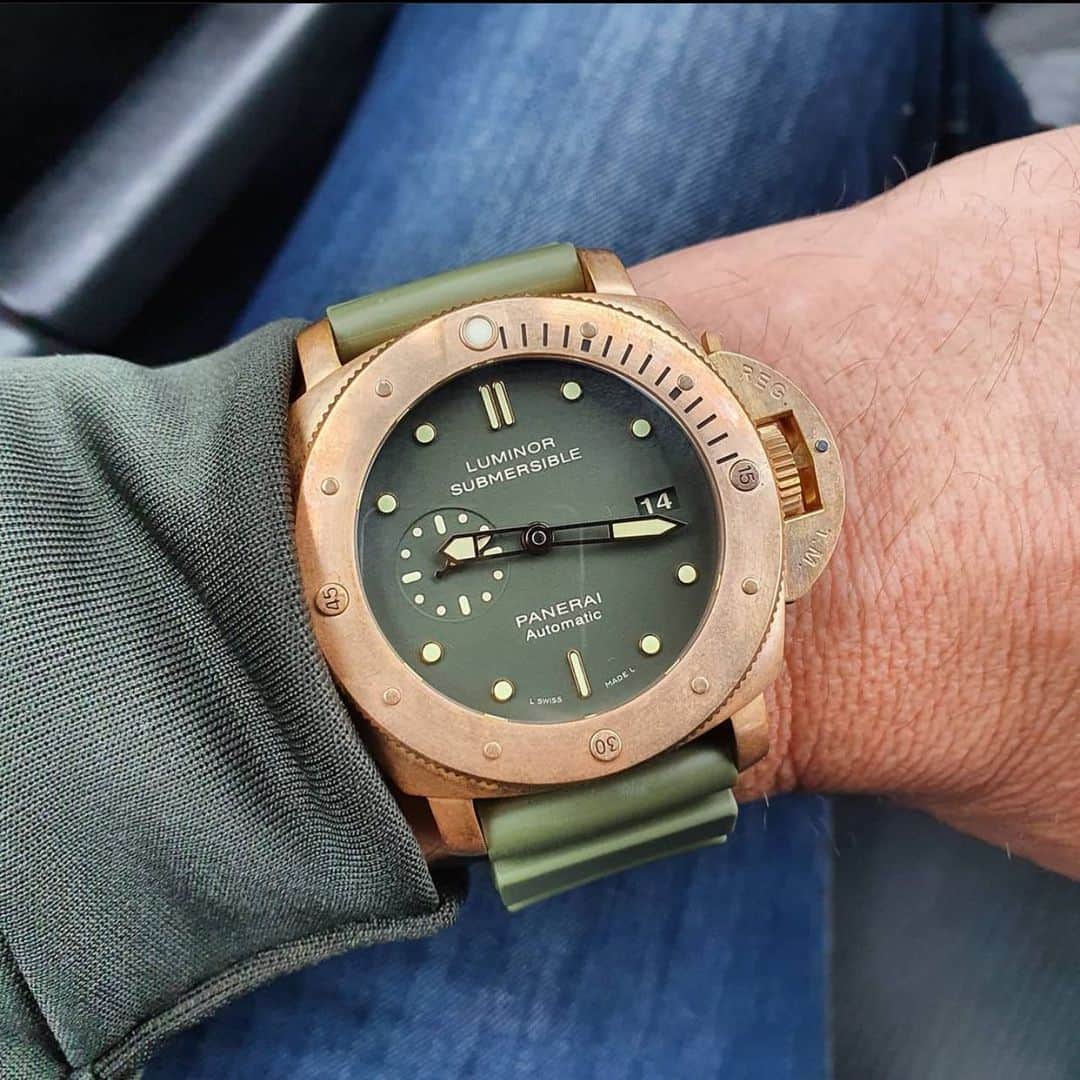 パネライのインスタグラム：「The OG bronzo. Still an amazing piece after all this time. The #Panerai #PAM382. Pic by @wristlaw #paneraicentral」