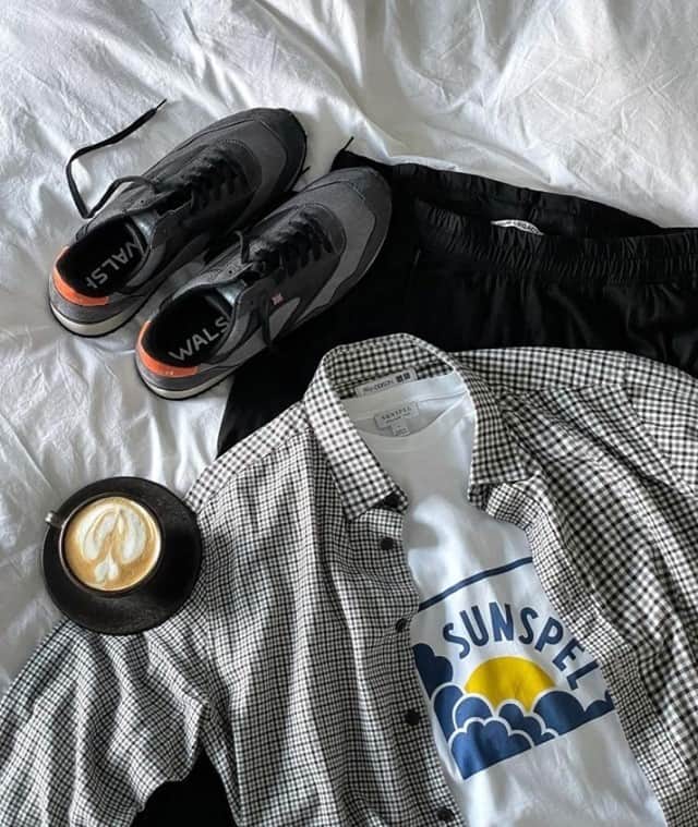 ウォルシュのインスタグラム：「Outfit Inspiration from @mklyns  . . . #normanwalshuk #normanwalsh #britishmanufacturing #madeinbritain #ukmfg #shoes #footwear #sneakers」
