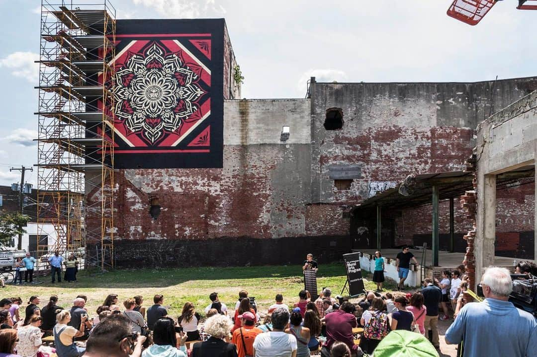 Shepard Faireyさんのインスタグラム写真 - (Shepard FaireyInstagram)「Throwing it back to the Lotus Diamond Mural that I painted in Philadelphia in 2014, which is no longer up... RIP! It was part of the @hennessyus mural tour we did that year, which started in Los Angeles, then Chicago, New York, Philadelphia, Berlin, Johannesburg, and ended in Toronto. It was a blast! This mural in Philly featured an older Lotus Diamond image, a more decorative piece representing my work's other side. One side of my work is provocative and agitational, with many political messages. Still, I think art can be beautiful and implicitly promote peace and many other values that I believe are positive. I try to have rhythm between the imagery that's more aggressive and what's not. This mural went over well with the folks in Philadelphia, and I was pleased with it!⁠⠀ I look forward to traveling safely again and working on murals with my crew; hopefully, we can do that later this year. Thanks, @adam_wallacavage, for capturing these shots back in the day!⁠⠀ -Shepard⁠⠀ ⁠⠀ #throwback #tbt #obeygiant #obey #shepardfairey #streetart #muralart」1月15日 3時51分 - obeygiant