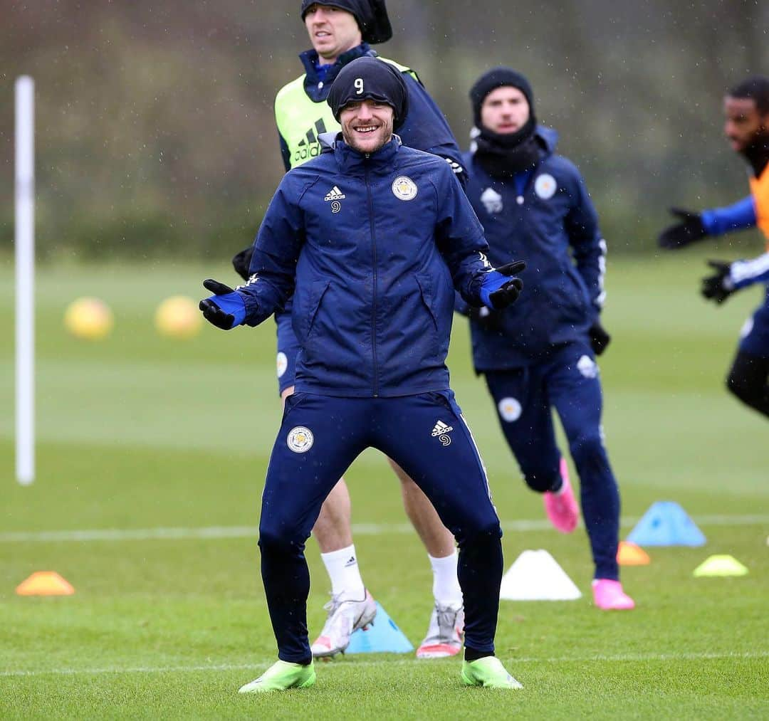 レスター・シティFCさんのインスタグラム写真 - (レスター・シティFCInstagram)「t𝗿𝗮𝗶𝗻𝗶𝗻𝗴 ☔️  #LeiSou • #lcfc • #PL」1月15日 3時47分 - lcfc