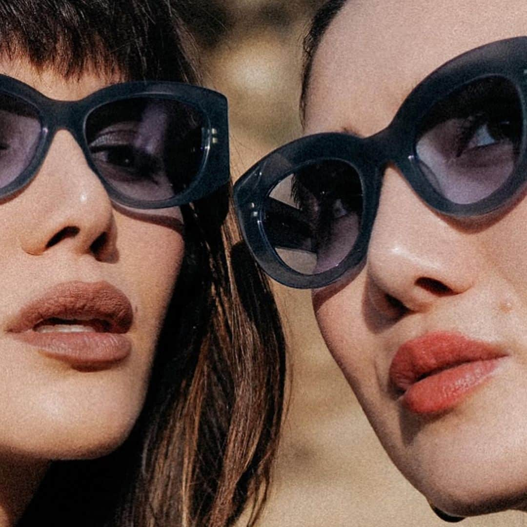 ナタリー・スアレスさんのインスタグラム写真 - (ナタリー・スアレスInstagram)「🚀 We just launched a brand new #SuarezxApercu sunglasses shade! Meet the CAPRI! The team and I have been loving all of your posts in our sunglasses and we are ecstatic to expand the collection with a fresh new hue for the new year. Shop it now in my LINK IN BIO! @apercueyewear #SUAREZSISTERS @dylanasuarez  🌊 We are offering 15% off with code ESCAPETOCAPRI now through through Tuesday, 1/19 11:59 PST! Enjoy!」1月15日 3時48分 - natalieoffduty