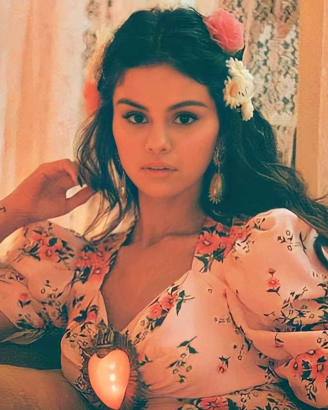 Always With Selenaのインスタグラム：「Hola chicos, quisiera saber si alguno está interesado en participar en un proyecto para DE UNA VEZ??」