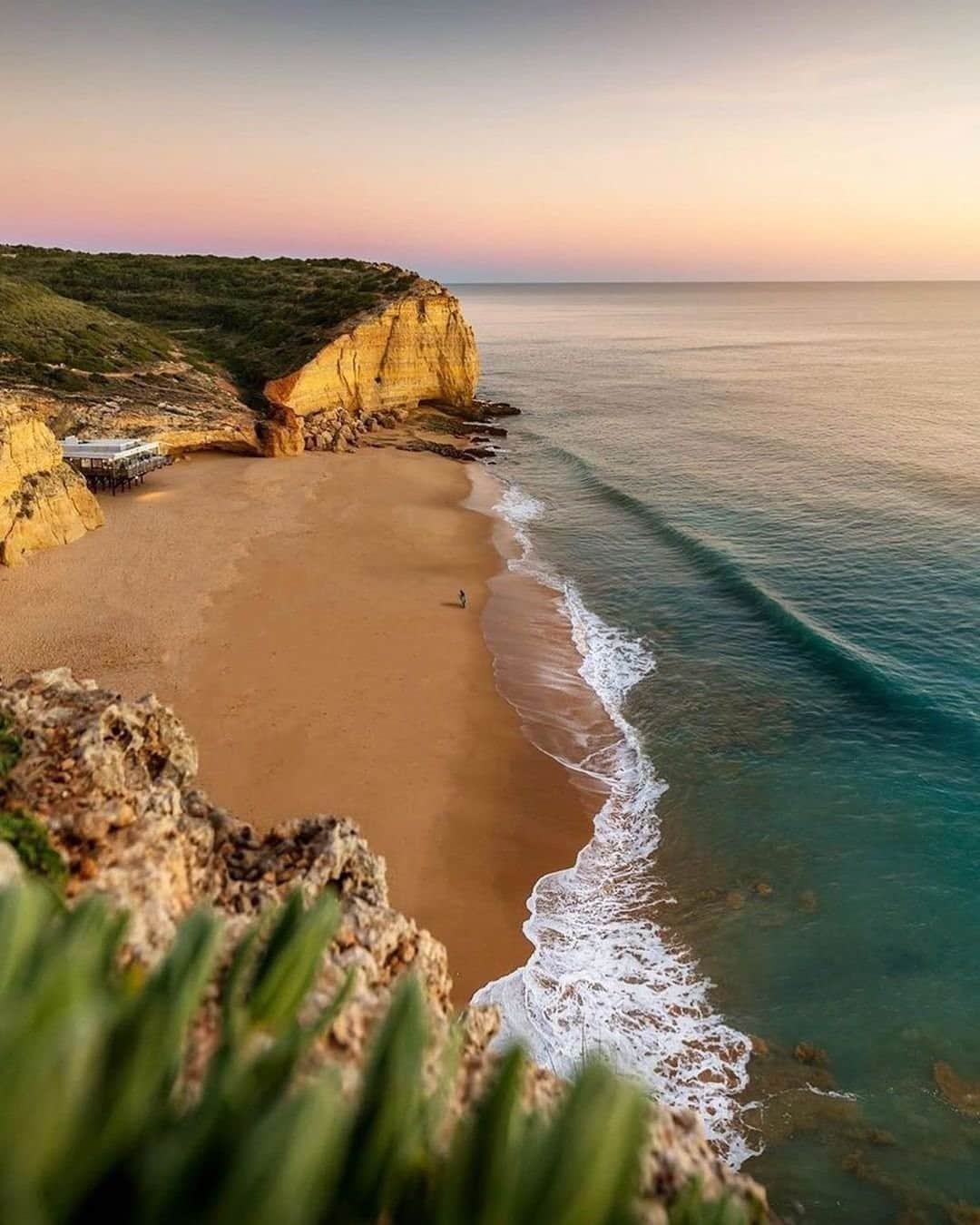 Travel + Leisureさんのインスタグラム写真 - (Travel + LeisureInstagram)「If you haven’t been (and even if you have), Portugal should be at the top of your post-pandemic travel list. While we could ramble on for hours about the unforgettable food and Instagram-worthy vistas, we'll let you see for yourself instead. At the link in bio, we compiled 23 breathtaking photos of Portugal that are sure to kick your wanderlust into hyperdrive. #tlpicks courtesy of @nomadlad」1月15日 4時20分 - travelandleisure