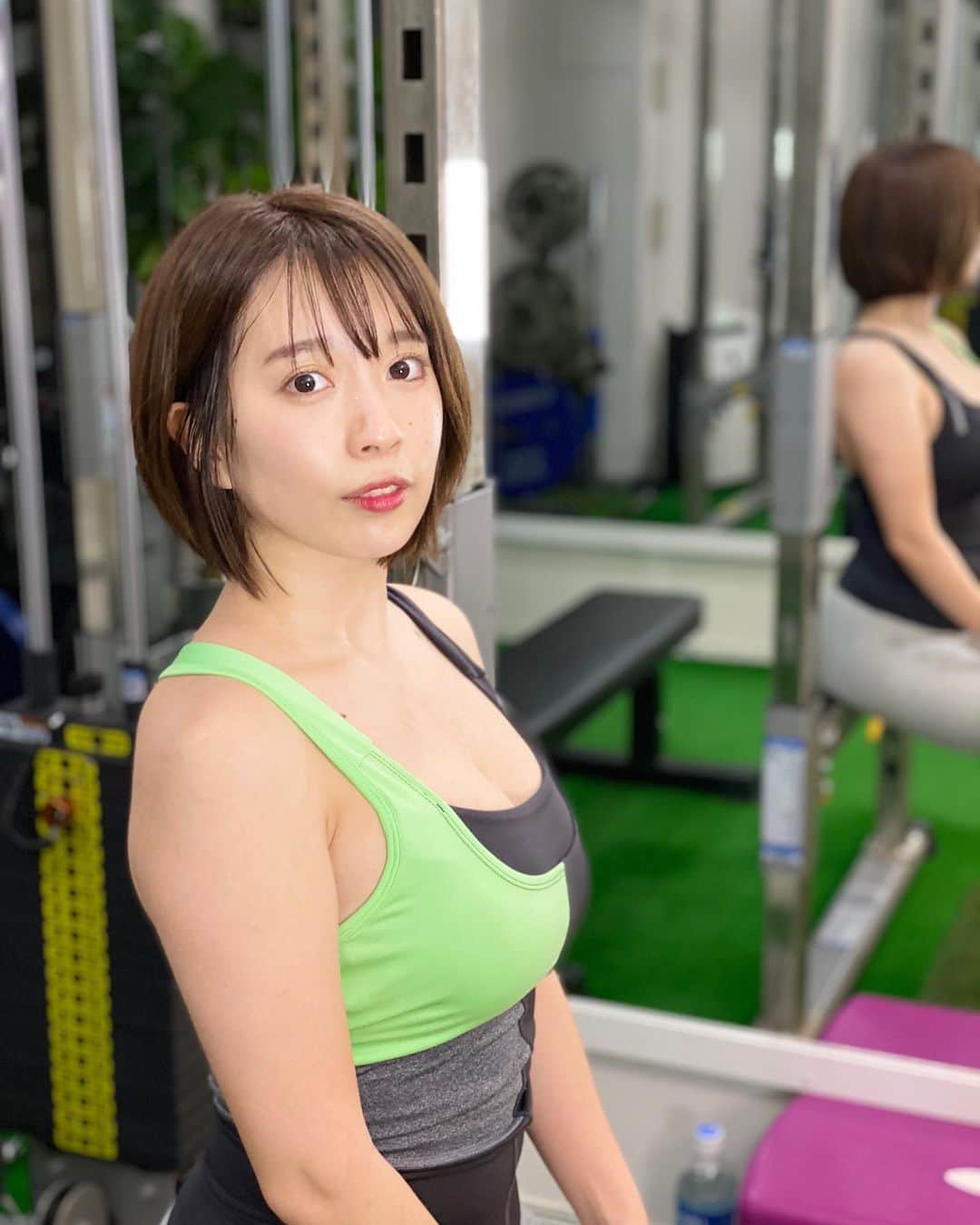 三田寺理紗のインスタグラム：「今日もトレーニング頑張った💕  明日は筋肉痛くるかなぁと 筋肉痛を欲している自分がいる😏  #美女tv #ボディメイク #トレーニング #ボディメイク女子 #三田寺理紗 #ナイアジム」