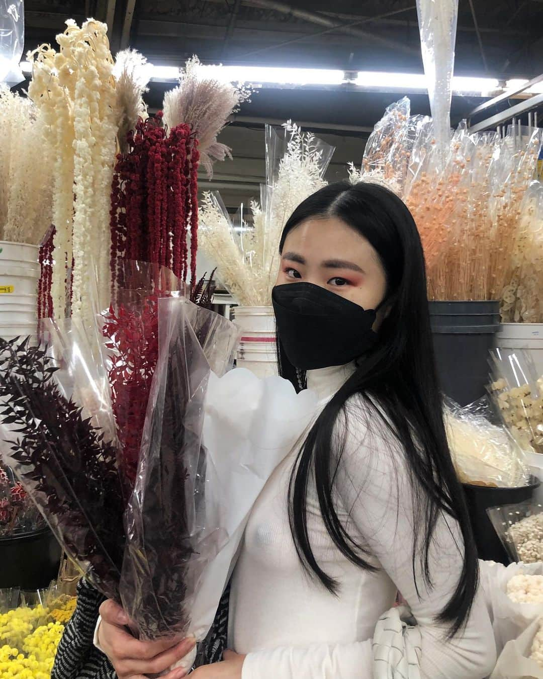 NATALIE LIAOさんのインスタグラム写真 - (NATALIE LIAOInstagram)「My new happy place #driedflorals #sustainablefloristry 🌾🌸🥀」1月15日 4時42分 - fongminliao