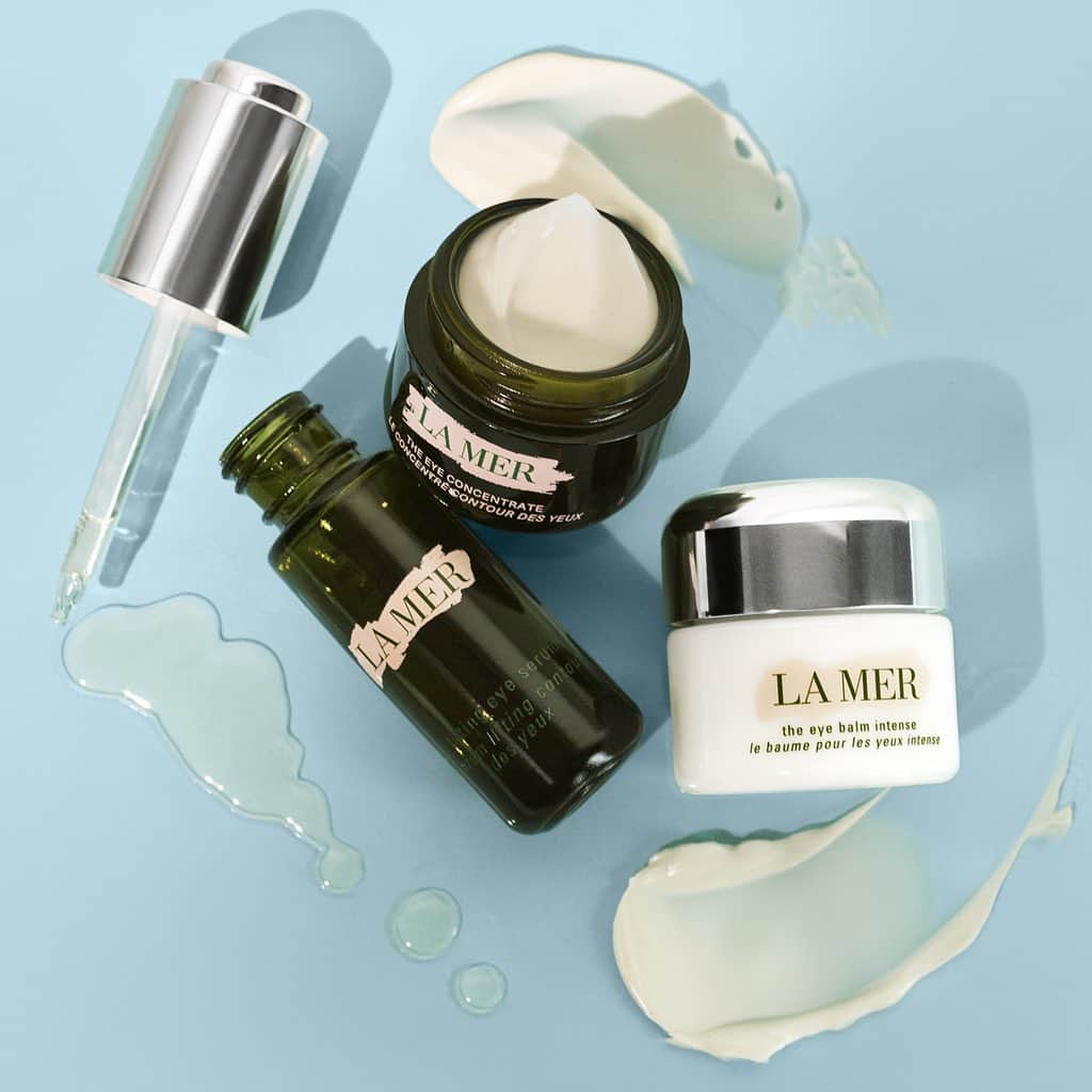 ドゥラメールのインスタグラム：「Eyes on the horizon for 2021, dear La Mer lovers. These indulgences are made for your most delicate skin. Vulnerable to stress, the all-expressive eye area demands a particular kind of tender loving care. And our Eye Collection delivers it, with treatments to address dark circles, puffiness and fine lines. Yours for the choosing.」