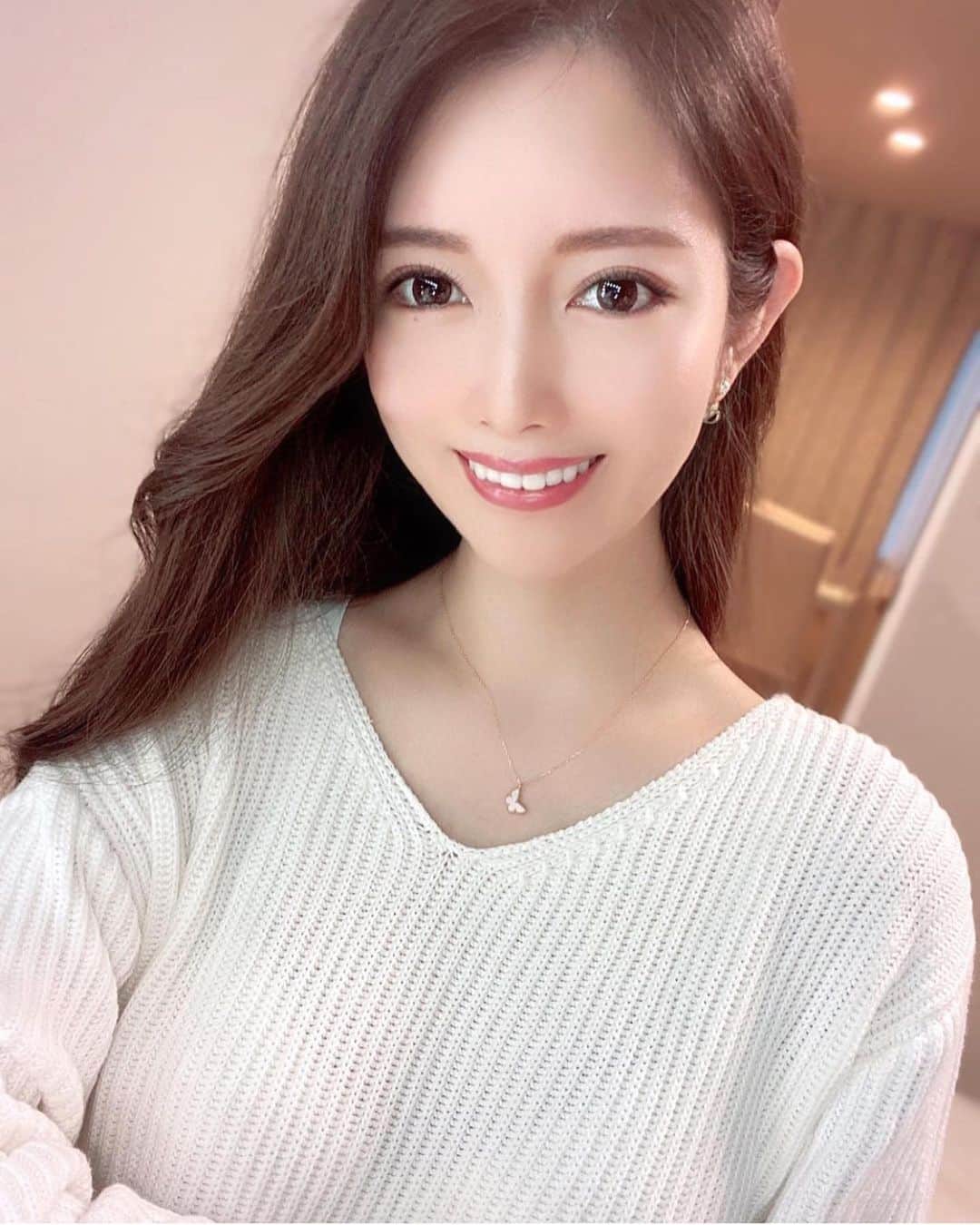 美女JAPANのインスタグラム：「どうも美女JAPANです！✨ ＊ ＊ 今回ご紹介するのはこの方‼️ ＊ ＊ さわいえりさん！@sawaieri7 ＊ ＊ とっても綺麗！🙈💕 こんな綺麗な人滅多にいない！ ＊ ＊ あなたのタイプはどんな方ですか？  #色気 #可愛い #綺麗 #かわいい #写真集 #モデル #美肌 #笑顔 #スタイル抜群 #可愛い #可愛すぎ #会いたい #天使 #美女 #美人 #美しい #清楚 #スタイル #色白 #スタイル抜群 #美脚 #素敵 #カワイイ #応援」