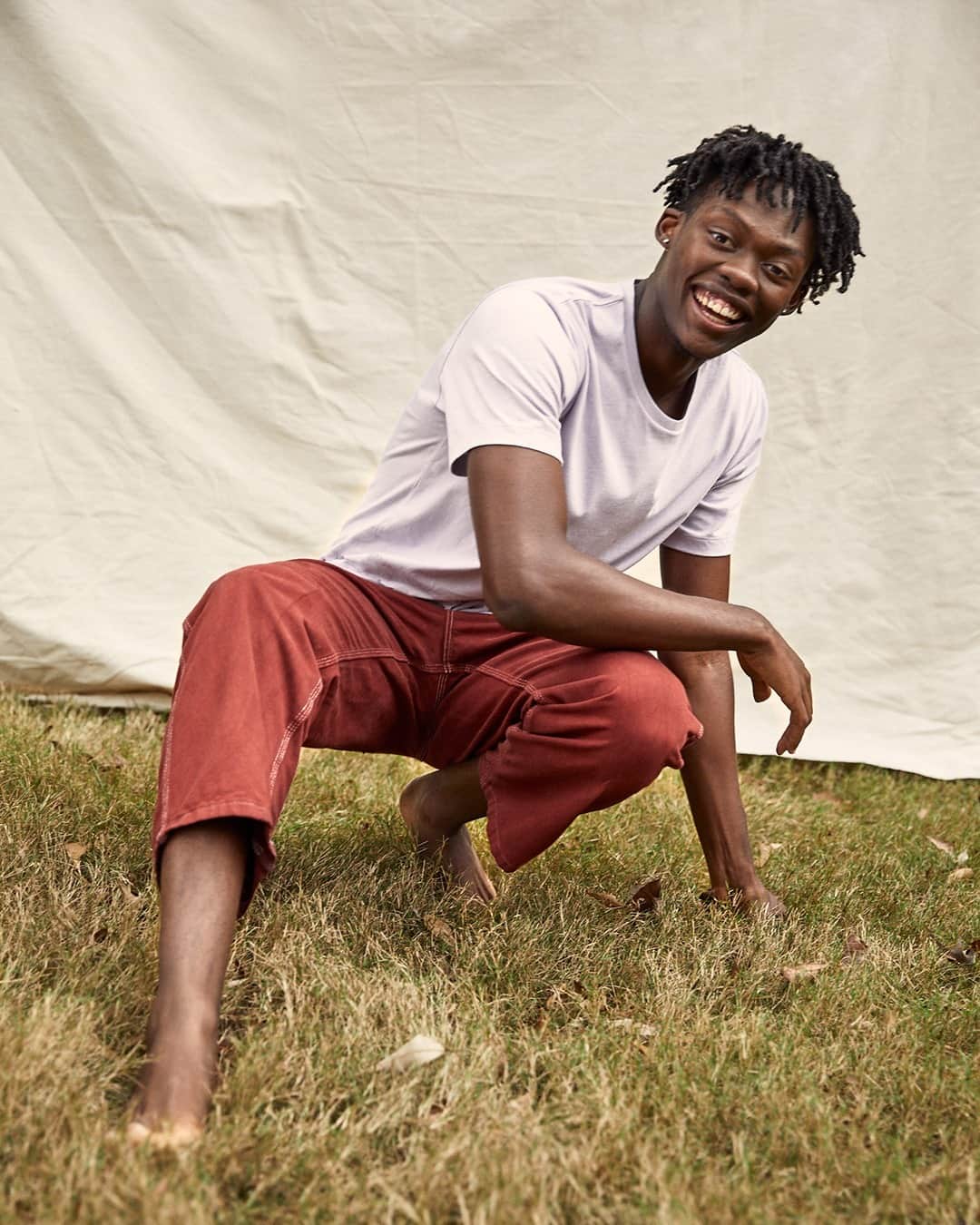 のインスタグラム：「Stylish and soft comfort-- your favorite Go-To Tee ready for any adventure! #WeAreAlternative . . . #Tee #Tshirt #sustianablefashion #ecofashion #wfhstyle #style #TeeShirt」