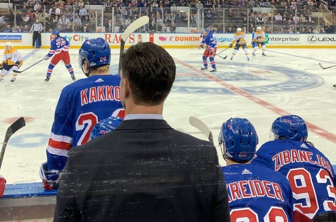 トーマス・サドスキーさんのインスタグラム写真 - (トーマス・サドスキーInstagram)「Once upon a time @thegarden. Can’t wait to get back. Until then I’ll be on watch. LET’S GO @nyrangers!! #PlayLikeANewYorker  📷: @elipowersfilm」1月15日 6時02分 - thomas_sadoski