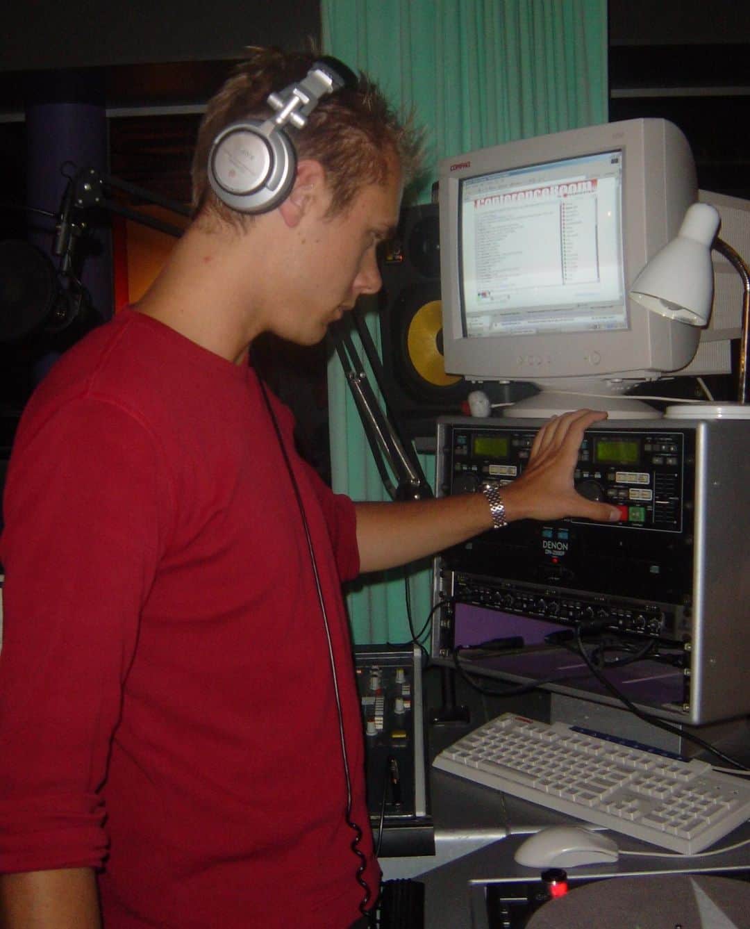 Armin Van Buurenのインスタグラム：「We are LIVE with the ASOT Top 1000 stream, running through until January 21st live on YouTube & Twitch. Tune in via  the #linkinbio to listen to your favorite @asotlive anthems of all time! 😄  #ASOTTop1000」