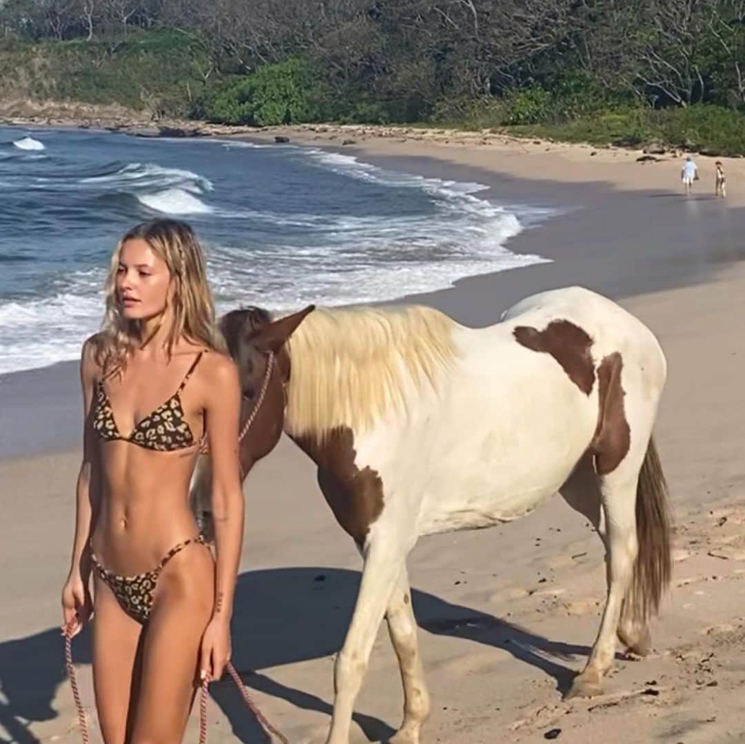 ペイジュ・ライフラーのインスタグラム：「horse girl」
