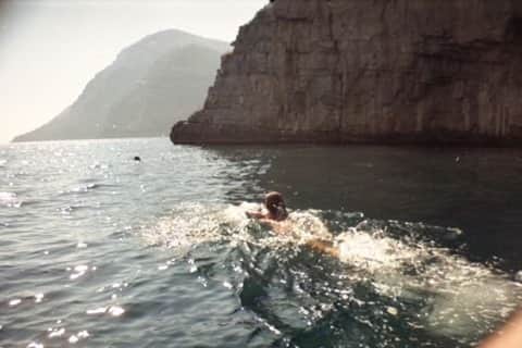 カレントエリオットのインスタグラム：「in search of warm weather adventures  #inspo #ocean #cove #swimming #travel #wanderlust」