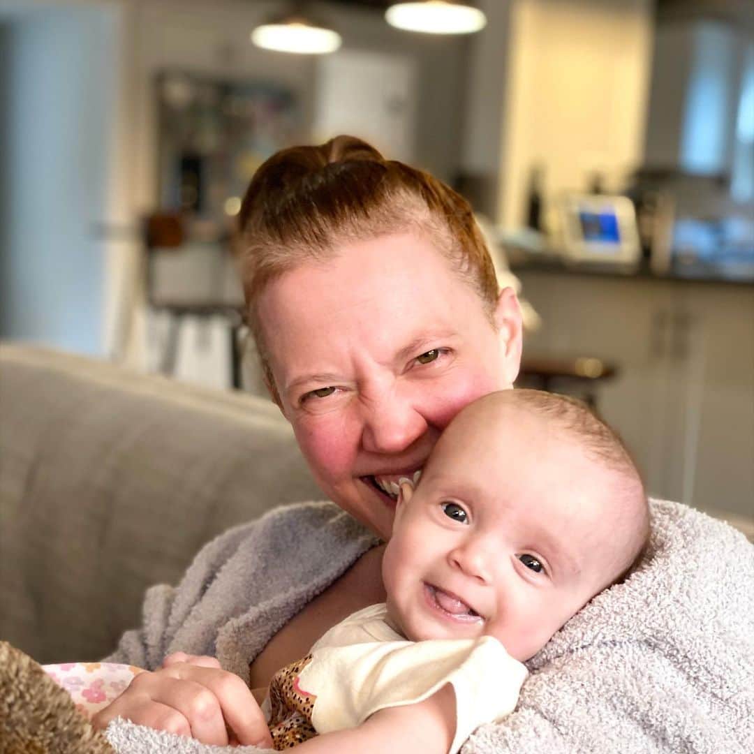 コリン・ドネルのインスタグラム：「This lil peanut is 6 months old! Can’t get enough of those smiles 🥰 @pattimurin」