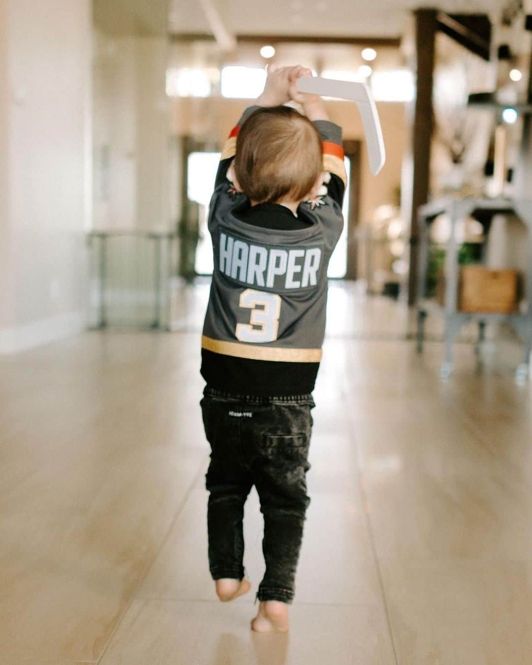 ブライス・ハーパーさんのインスタグラム写真 - (ブライス・ハーパーInstagram)「Kids ready!! Go Knights Go!🏒🎰 #VegasBorn」1月15日 6時38分 - bryceharper3