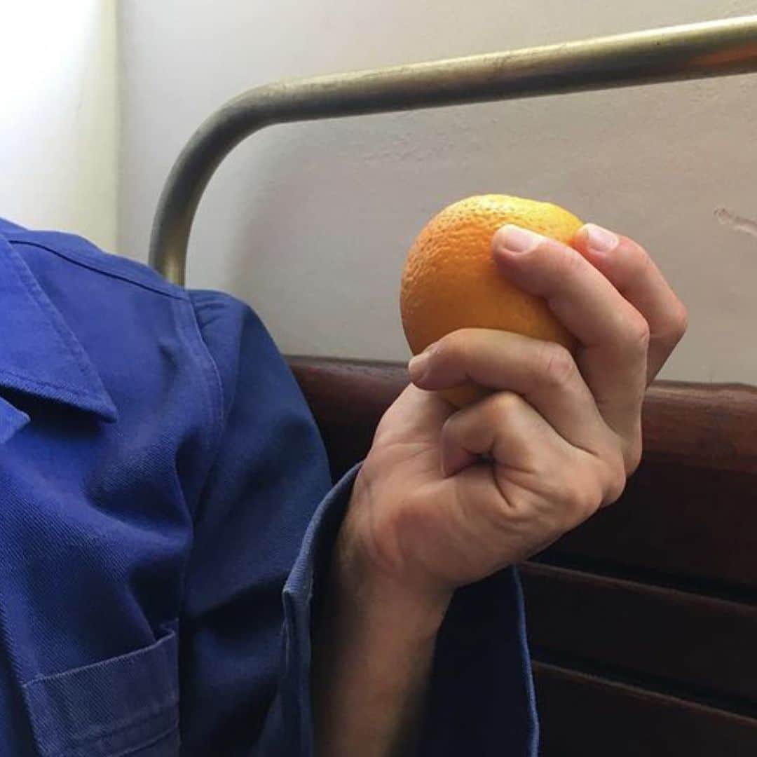 のインスタグラム：「«La terre est bleue comme une orange. Jamais une erreur les mots ne mentent pas» 🌍🍊 Paul Éluard  _____  «The earth is blue like an orange Never a mistake words don’t lie» Paul Éluard  #lemontstmichel #workwear #workwearstyle  #workwearfashion #workjacket #antiqueclothing #frenchworkwear#bleudetravail #frenchfashion」