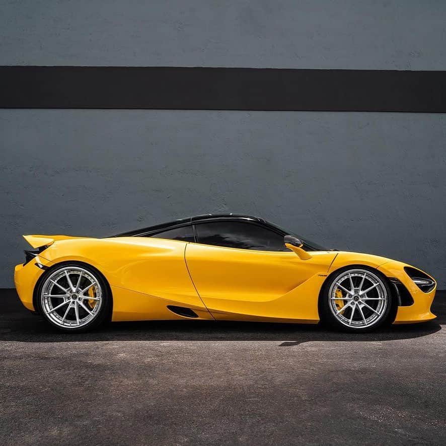 CARLiFESTYLEさんのインスタグラム写真 - (CARLiFESTYLEInstagram)「How do you like this Yellow on the 720s fitted with @anrkywheels #carlifestyle @anrkywheels」1月15日 6時55分 - carlifestyle