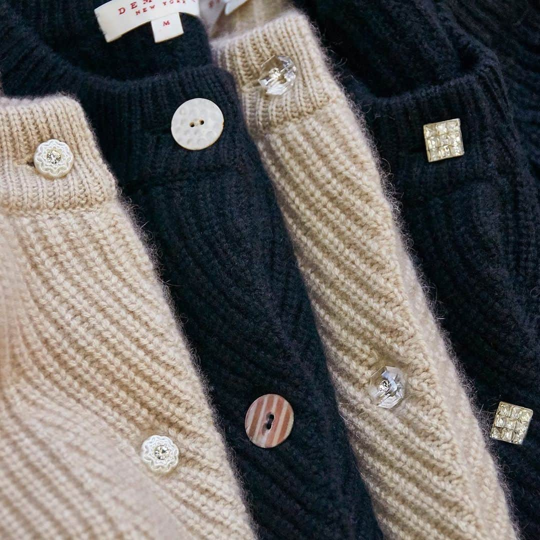 デミリーさんのインスタグラム写真 - (デミリーInstagram)「Our cashmere One-Of-A-Kind Cardigans individually feature hand sourced unique vintage button trims selected by our design team from all over the world ✨ Shop now • While supplies last. #linkinbio #oneofakind #vintage #cashmere #cardigan #pearlescent #neutrals #rhinestones #lightbeige #black #unique」1月15日 6時55分 - demyleeny