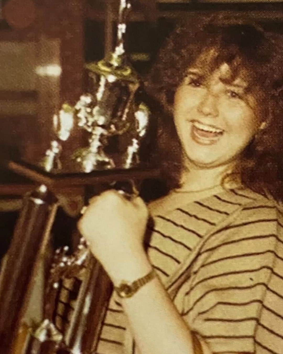 アビー・リー・ミラーさんのインスタグラム写真 - (アビー・リー・ミラーInstagram)「#throwbackthursdays My whole life was dedicated to Dance Competitions and “my kids” who weren’t really mine. There were happy times, victories, and celebrations! I wish the very best to all the kids out there starting their comp seasons, resuming their lives! Not as we remember back in the day, but w/ masks and safety precautions, the lack of hugs when we win & when we don’t. Even if there was Drama at DMA, I still miss it! Break A Leg!!!   DID YOU EVER WIN A TROPHY? WHAT FOR? COMMENT BELOW! Just might be sending a Throwback ALDC trophy to 1 lucky winner!!!  #abbyleedancecompany #abby #abbyleemiller #abbylee #ALDC #aldcalways #aldcla #losangeles #aldcphh #pittsburgh #season8 #dancemoms #competition #comp #convention #trophy #trophies #scholarships #awards #professionalworkingdancer」1月15日 6時50分 - therealabbylee