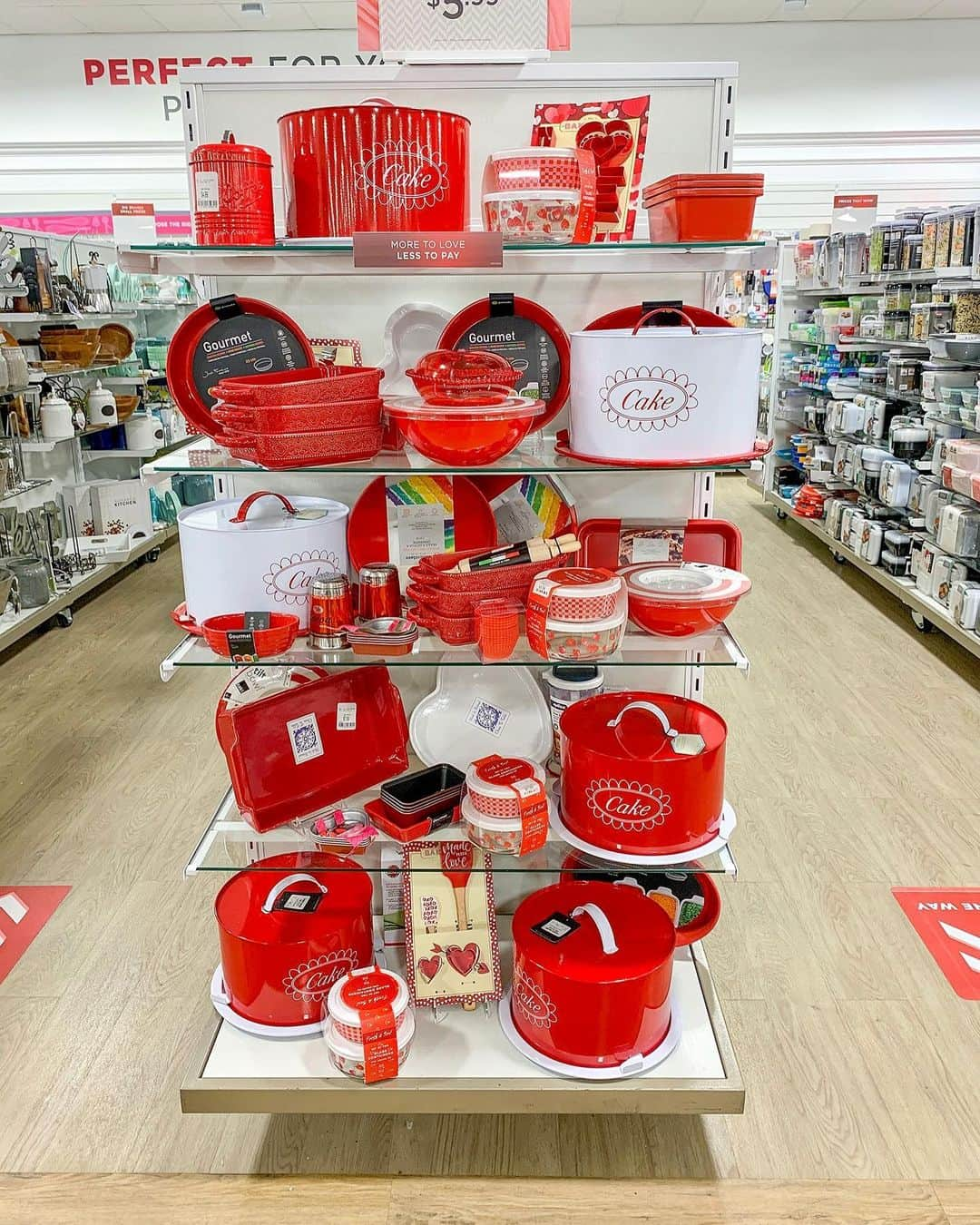 HomeGoodsさんのインスタグラム写真 - (HomeGoodsInstagram)「Love is in the air (and in store) with only one month until #ValentinesDay! ♥️」1月15日 7時00分 - homegoods