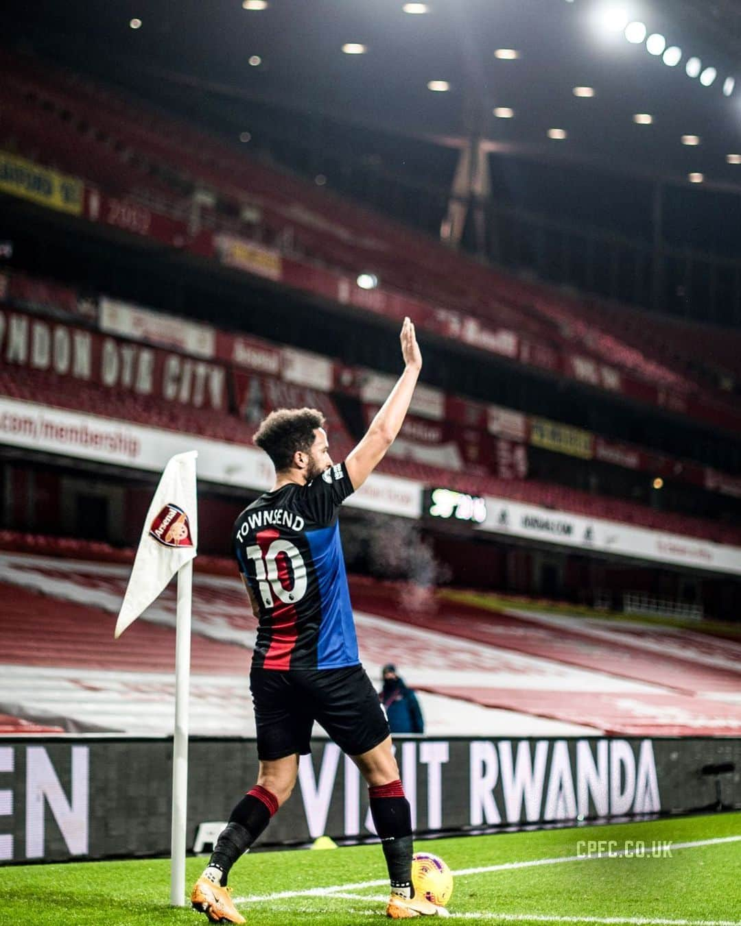 クリスタル・パレスFCさんのインスタグラム写真 - (クリスタル・パレスFCInstagram)「🤝 A solid point taken from North London.  #CPFC #PremierLeague #PL #ARSCRY」1月15日 7時05分 - cpfc