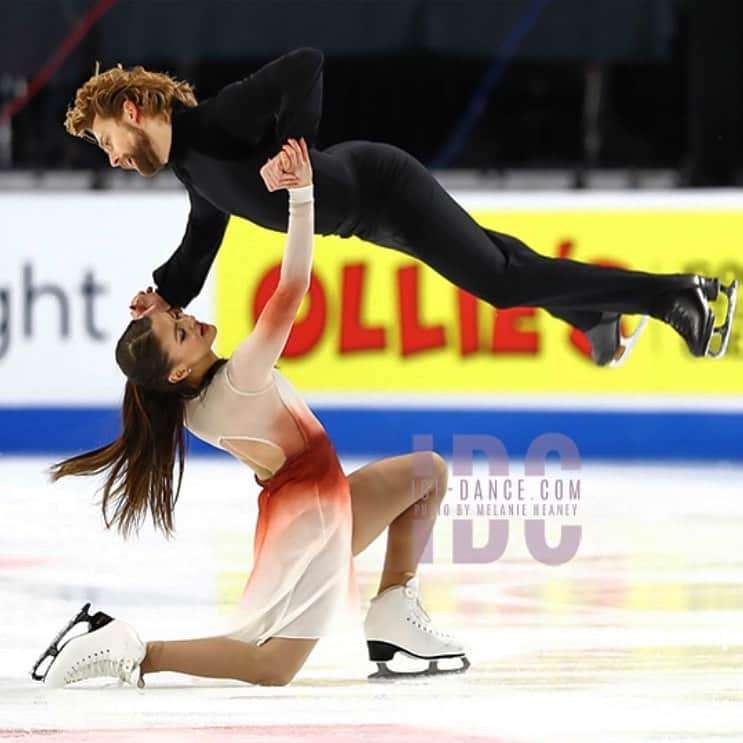 ケイトリン・ホワイエクのインスタグラム：「Got me a pair of new Air JLs #supafly  . . . #hawayekbaker #icedance #usfigureskating #toyotauschamps21 #figureskating #fly #air #levitate #skating #skater #icedancer #icedancing #skate #figureskate #figureskating」