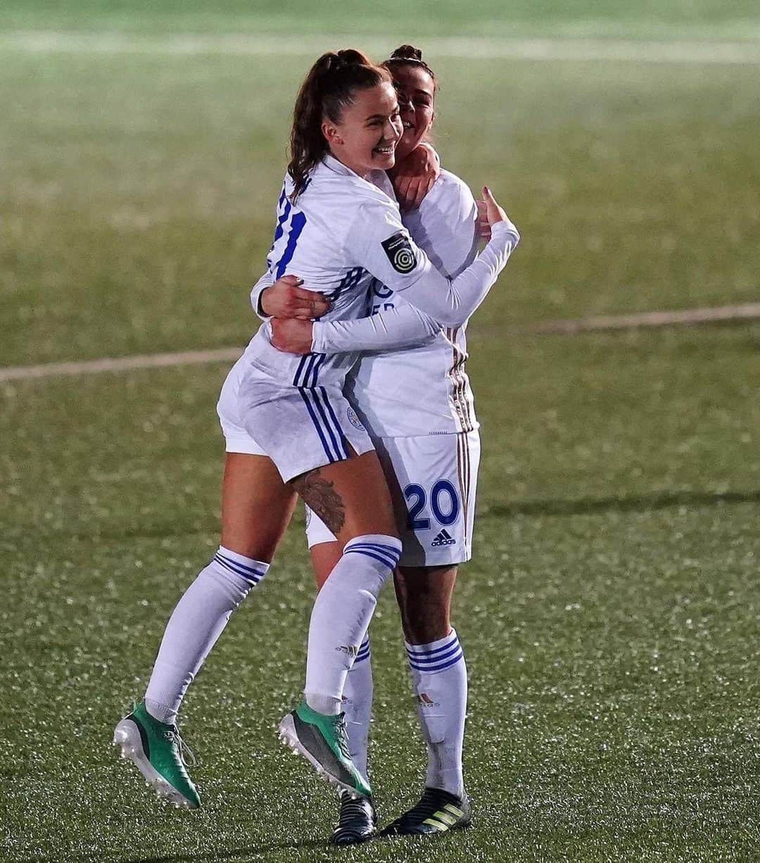 レスター・シティFCさんのインスタグラム写真 - (レスター・シティFCInstagram)「History makers! 🙌  Congratulations to @lcfcwomen, who tonight reached the #ContiCup Semi-Finals! 🏆」1月15日 7時36分 - lcfc