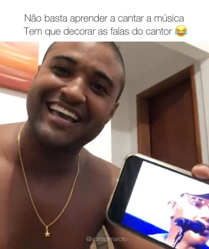 Sorriso Marotoのインスタグラム：「Existem os fãs do Sorriso Maroto... e existe o @tmdasilva 😂👊🏽 Quem se identifica?」