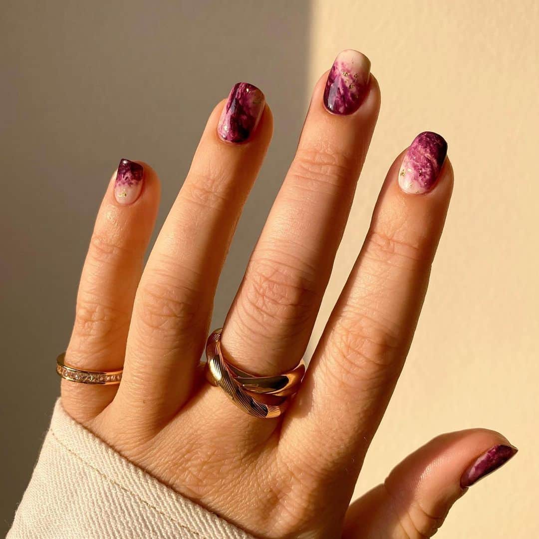 Soniaさんのインスタグラム写真 - (SoniaInstagram)「𝘈𝘮𝘦𝘵𝘩𝘺𝘴𝘵 🔮 swipe to see them in motion✨ I’ve been turning your requests from my stories last week into a mini nail art challenge and love love love how these came out. Might have to drop a tut🙌🏼😉」1月15日 8時11分 - badgirlnails