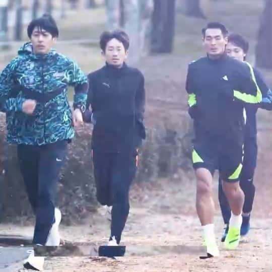 秋本真吾のインスタグラム：「SPRINT CAMP 2021 DAY3  #浦和レッズ #槙野智章 選手 #宇賀神友弥 選手 #田中達也 選手 #秋本真吾 #スプリントトレーニング」