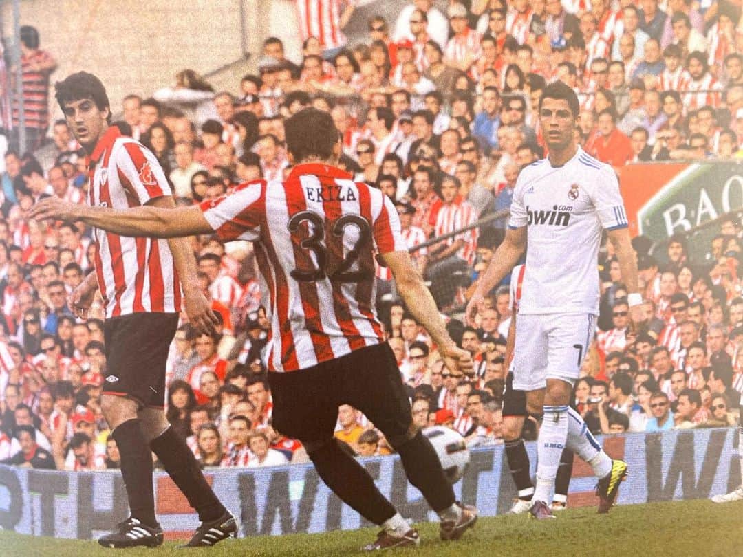 ボルハ・エキサのインスタグラム：「Aupa Athletic !!!!❤️🔴⚪️」
