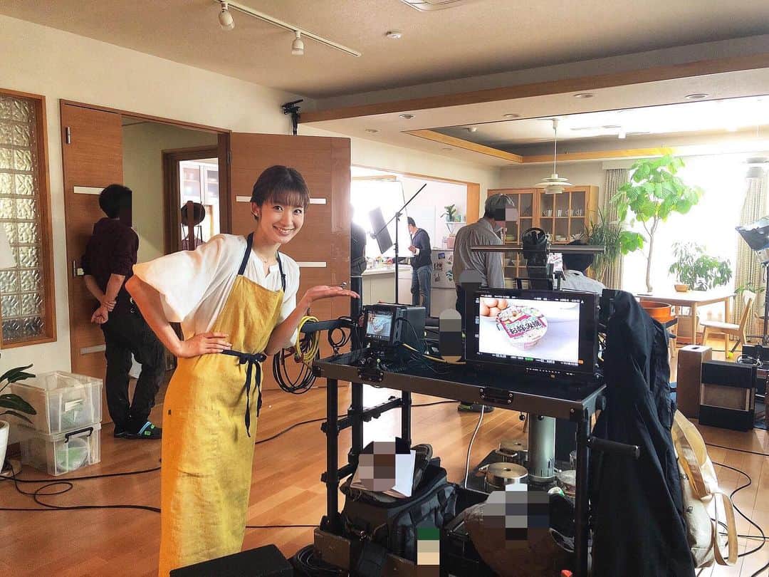 杉枝真結のインスタグラム：「☺︎ 本日1月15日より公開になりました！ 「日清 カップでつくる お好み焼セット」 Web動画に出演させていただいています✨ 3種類のうち、2種類に出演中です👏 「鼻歌編」では一人暮らしの女性を。 https://youtu.be/CUcSVpKpwXM 「アウトドア編」ではママを。 https://youtu.be/60rU8YauYDI これまで、調理後にボウルを洗う作業が面倒💦だと感じていた私は…その手間がかからないのが一番嬉しい🥺💞 お好み焼を、手軽に美味しく！一緒に楽しみましょう🥰 皆さん、チェックしてみて下さい😋🍴」