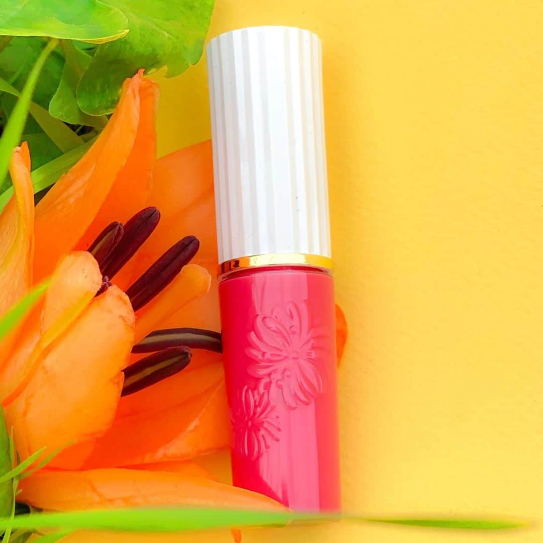 PAUL & JOE BEAUTEさんのインスタグラム写真 - (PAUL & JOE BEAUTEInstagram)「・ Impeccable looking lips with juicy luster and rich luster.  03 is a feminine pink with a touch of blue for a cute, yet unique girly pink ♡  ■Liquid Rouge Shine 　03 『Rose Tropicale』 〈Now available in-stores and online〉  圧倒的なツヤと濃厚な発色で唇を包み込む "美フォルム"リップ。  03は可愛らしい表情にしてくれる青みピンク。 　フェミニンな装いに合わせて 　思いっきりキュートにしても💓  ■リキッドルージュ シャイン 　03『ロゼ トロピカル』 　2,750円（税込） 〈店頭とオンラインショップで発売中〉 #PaulandJoe #paulandjoebeaute #ポールアンドジョー #rouge #liquidrouge #lipstick #springcollection #spring #springmakeup #beautiful #beauty #instagood #instabeauty #美フォルム  #春メイク #春コスメ #スプリング #リキッドルージュ #リップ #リップメイク #うるおい #美容 #美肌  #コスメ垢 #デパコス #マスクメイク」1月15日 18時00分 - paulandjoe_beaute