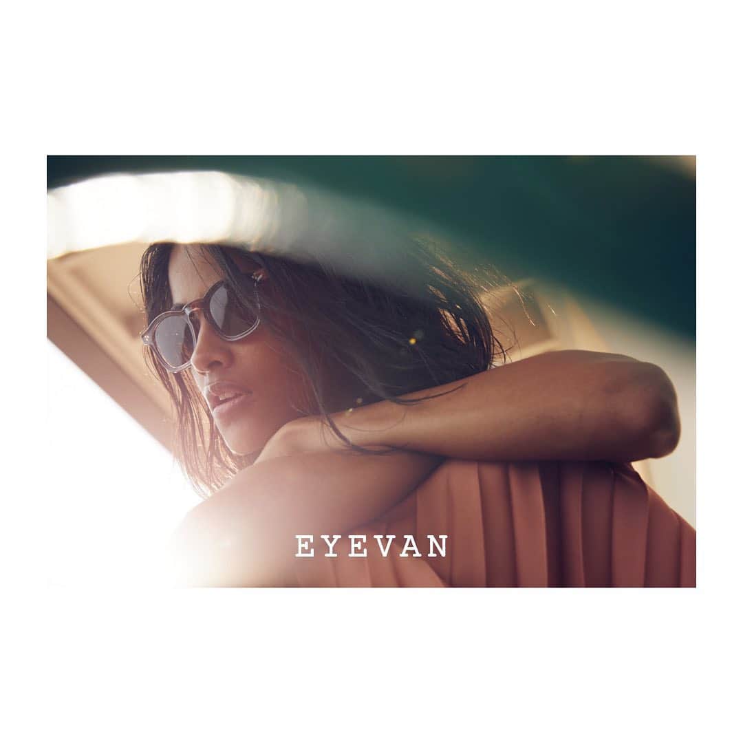 のインスタグラム：「. #EYEVAN . 2021SS Campaign image Model:Sadler-SUN  #est1972 #lifethroughtherightfilter  #ascenefrom90smovies #90s  #classicbornanew #japaneseeyewear #handmadeinjapan」