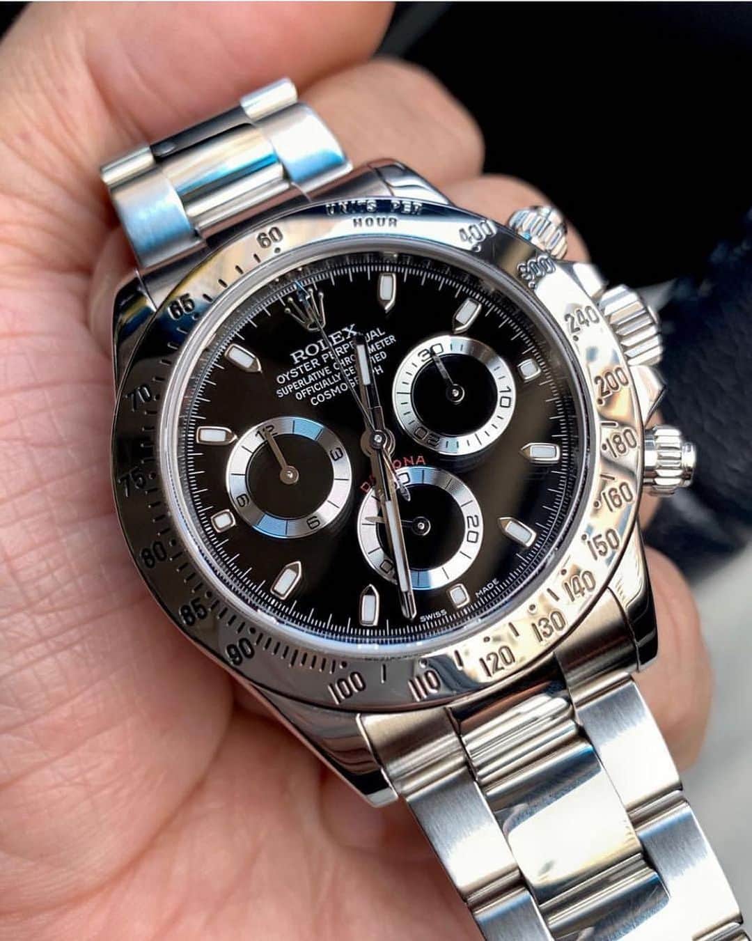 Daily Watchさんのインスタグラム写真 - (Daily WatchInstagram)「You can’t go wrong with this. The iconic Rolex Daytona 116520 in Stainless Steel 🔥 Photo by @itallstartedwithpanerai」1月15日 18時05分 - dailywatch