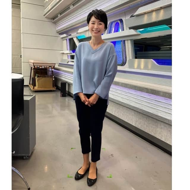 野村真季さんのインスタグラム写真 - (野村真季Instagram)「今週もお疲れ様でした！  1月11日(月) 1・2枚目 ワンピース @dama_jp アクセサリー @starjewelry_press  1月13日(水) 3・4枚目 ブラウス・パンツ @aspesiofficial アクセサリー @ete_official  1月15日(金) 5・6・7枚目 ブラウス・パンツ @so_close_official アクセサリー @naturali_jewelry  #テレビ朝日 #アナウンサー #アナウンサーコーデ  #野村真季 #野村アナ #171cm」1月15日 18時06分 - masaki__nomura