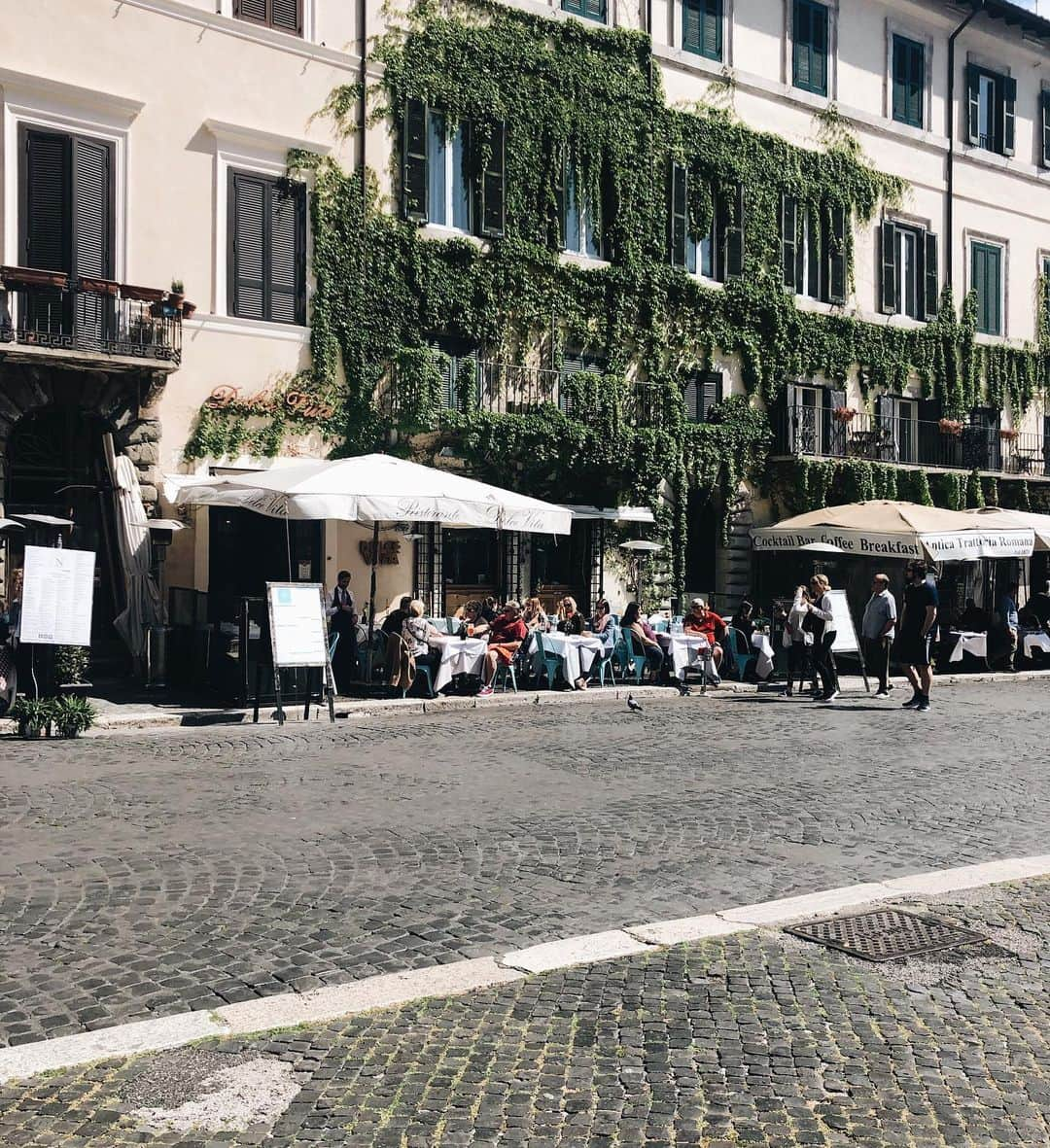 小堀美茄冬（みにゃとっち）のインスタグラム：「I've been missing this view 🌹 #イタリア #ローマ #italy #roma」