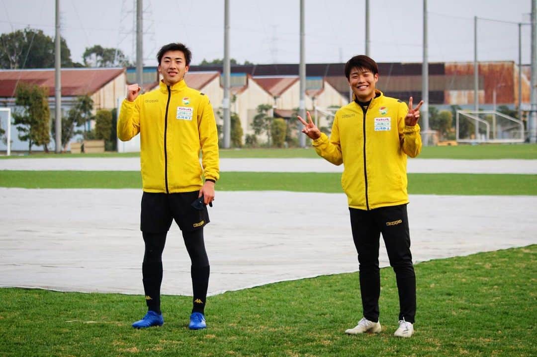 のインスタグラム：「始動して2日目✌️ 壱晟と一緒にプレーできて嬉しいです^ ^ #98 #高校サッカー  #ジェフ千葉  #高橋壱晟  #岩崎悠人」