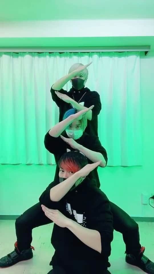 RYOGA -XTRAP-のインスタグラム：「by @xtrap.official 🕺 @zange_xtrap  @kenshin_xtrap  @ryoga_xtrap」