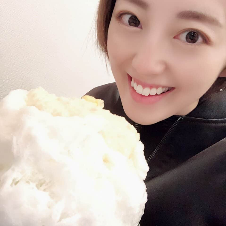 沢井美優さんのインスタグラム写真 - (沢井美優Instagram)「寒いでふなぁ⛄️ 明日は暖かくなるみたいで嬉しいです♨️ ということは？？  #沢井はかき氷です #🍧﻿ ﻿ #かき氷 #かき氷大好き #かきごーらー ﻿ #かき氷部 #かき氷巡り #かき氷マニア﻿ #shavedice #sweets #love #yummy﻿ #かき氷は人を幸せにする #🧡﻿ #甘いものは人を幸せにする﻿ ﻿ #笑顔溢れる毎日を ﻿ #あなたも #わたしも﻿ #明日もきっと素敵な一日  #まっしろ  #自分でも #わかりません #🤪 #寒いの苦手 #⛄️」1月15日 18時56分 - sawai_miyuu