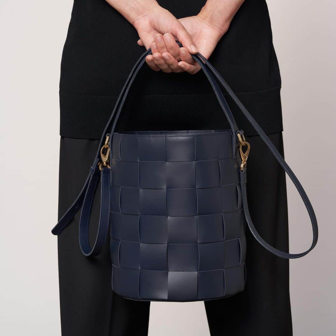 ブリーのインスタグラム：「Some pieces of our beautiful OBRA series are on sale at the moment - spotted them yet? Link in Bio!  #breesince1970 #madetomakeadifference #breevolution #handbags #leatherbags #purequality #purefashion #sustainablefashion」